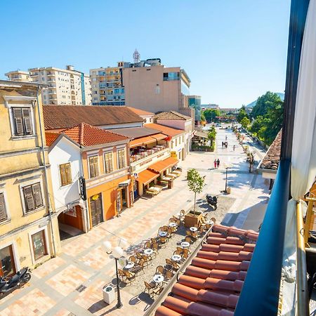 Terrace Hostel & Lounge Bar Shkodër エクステリア 写真