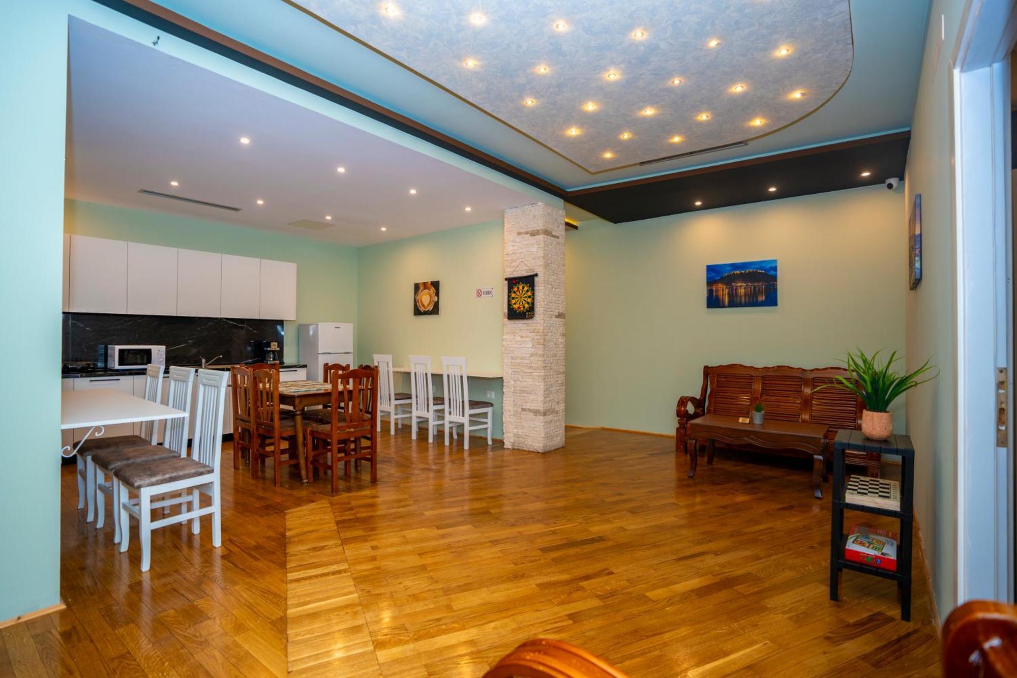 Terrace Hostel & Lounge Bar Shkodër エクステリア 写真