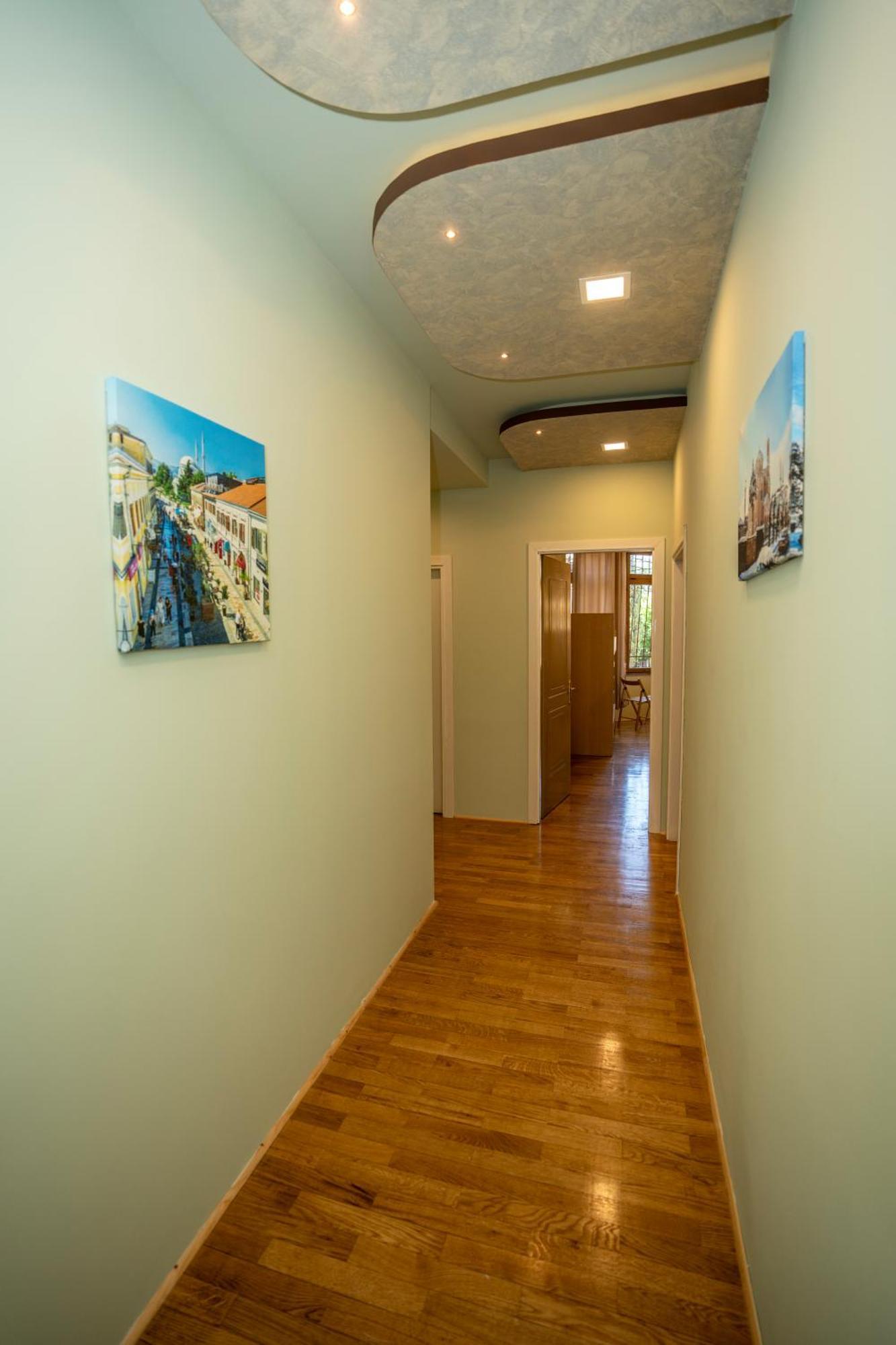 Terrace Hostel & Lounge Bar Shkodër エクステリア 写真