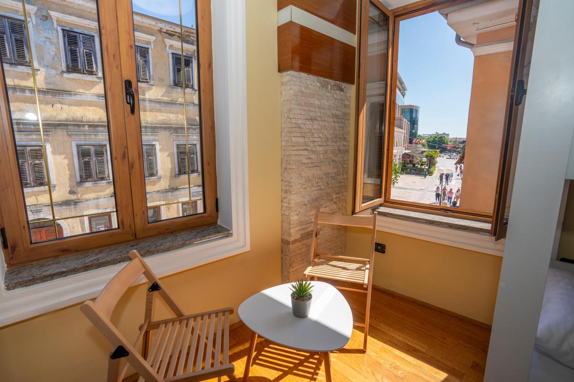 Terrace Hostel & Lounge Bar Shkodër エクステリア 写真